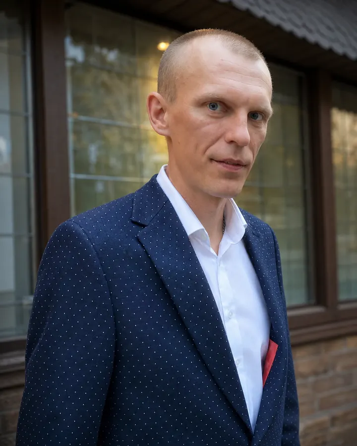 Vladyslav Davydiuk, Inhaber von V&S ProfiBau und Ansprechpartner für Vor-Ort-Termin und Aufmaß